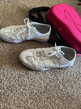 Nifinty cheer shoes